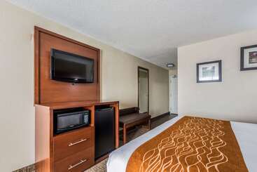 هتل Comfort Inn & Suites Dayton North