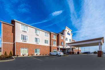 هتل Comfort Inn & Suites Dayton North
