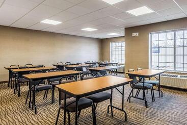 هتل Comfort Inn & Suites Dayton North