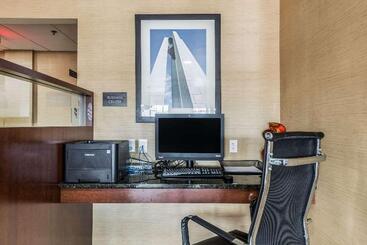 هتل Comfort Inn & Suites Dayton North