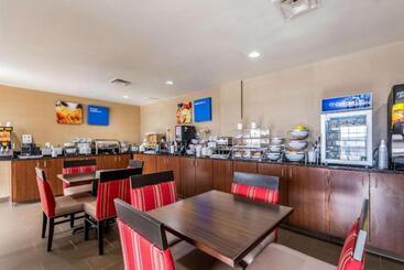هتل Comfort Inn & Suites Dayton North