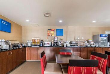 هتل Comfort Inn & Suites Dayton North