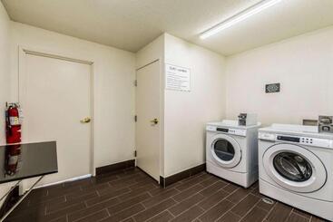 هتل Comfort Inn & Suites Dayton North