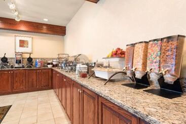 هتل Country Inn & Suites By Radisson, Council Bluffs, Ia