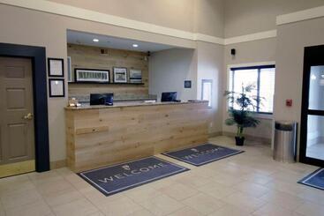 هتل Country Inn & Suites By Radisson, Council Bluffs, Ia