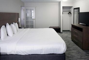هتل Country Inn & Suites By Radisson, Council Bluffs, Ia