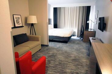 هتل Country Inn & Suites By Radisson, Council Bluffs, Ia