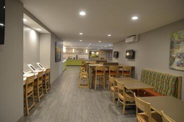 هتل Country Inn & Suites By Radisson, Duluth North, Mn