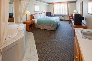 هتل Country Inn & Suites By Radisson, Lansing, Mi
