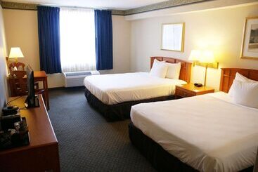 هتل Country Inn & Suites By Radisson, Lansing, Mi