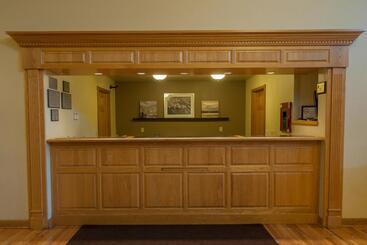 هتل Country Inn & Suites By Radisson, Milwaukee Airport, Wi