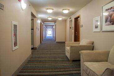 هتل Country Inn & Suites By Radisson, Milwaukee Airport, Wi