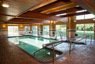 هتل Country Inn & Suites By Radisson, Milwaukee Airport, Wi
