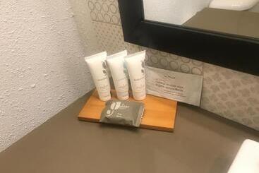 هتل Country Inn & Suites By Radisson, Milwaukee Airport, Wi