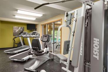 هتل Country Inn & Suites By Radisson, Milwaukee Airport, Wi
