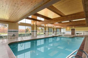 هتل Country Inn & Suites By Radisson, Milwaukee Airport, Wi