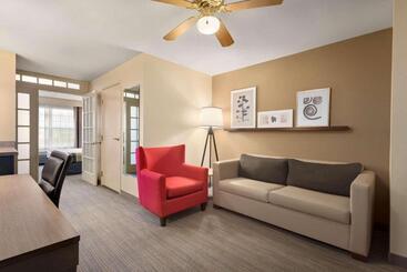 هتل Country Inn & Suites By Radisson, Milwaukee Airport, Wi