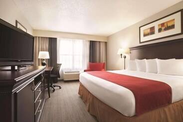 هتل Country Inn & Suites By Radisson, Moline Airport, Il