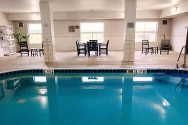 هتل Country Inn & Suites By Radisson, Moline Airport, Il