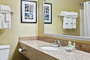 هتل Country Inn & Suites By Radisson, Moline Airport, Il