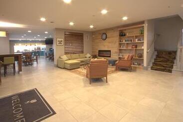هتل Country Inn & Suites By Radisson, Moline Airport, Il