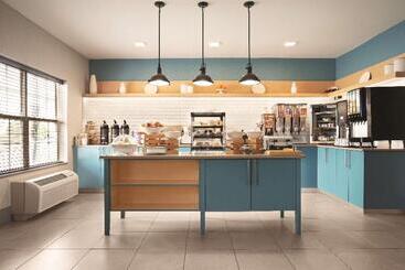 هتل Country Inn & Suites By Radisson, Moline Airport, Il