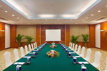 هتل Crowne Plaza Zhanjiang, An Ihg