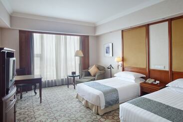 هتل Crowne Plaza Zhanjiang, An Ihg