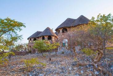 هتل Eagle Tented Lodge & Spa Etosha