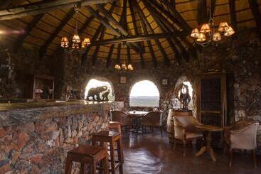 هتل Eagle Tented Lodge & Spa Etosha