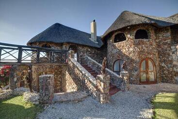 هتل Eagle Tented Lodge & Spa Etosha