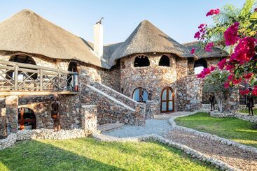 هتل Eagle Tented Lodge & Spa Etosha