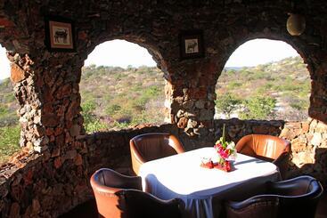 هتل Eagle Tented Lodge & Spa Etosha