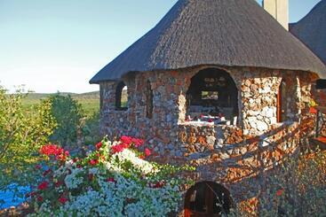هتل Eagle Tented Lodge & Spa Etosha