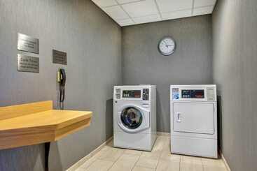 هتل Fairfield Inn & Suites By Marriott Cortland