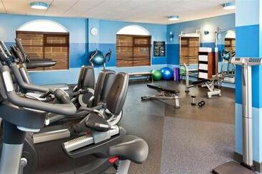 هتل Four Points By Sheraton Louisville Airport