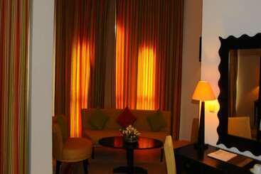 ホテル Golden Tulip Taj Sultan Resort