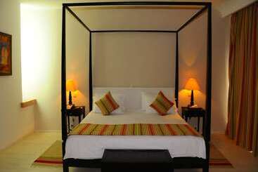 ホテル Golden Tulip Taj Sultan Resort
