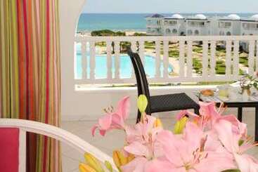 ホテル Golden Tulip Taj Sultan Resort