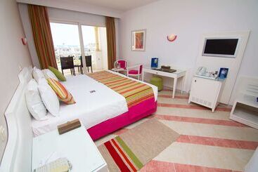 هتل Golden Tulip Taj Sultan Resort