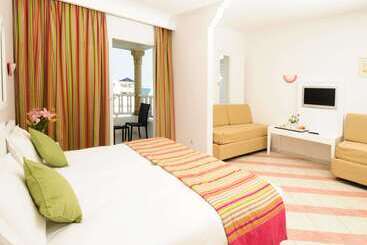 ホテル Golden Tulip Taj Sultan Resort