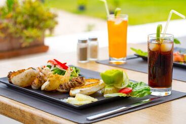 ホテル Golden Tulip Taj Sultan Resort