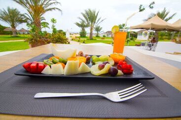 ホテル Golden Tulip Taj Sultan Resort