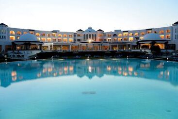 ホテル Golden Tulip Taj Sultan Resort