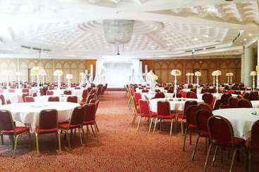 فندق Golden Tulip Taj Sultan Resort