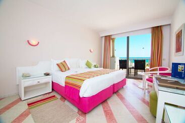 ホテル Golden Tulip Taj Sultan Resort
