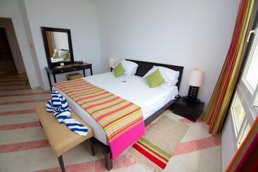 ホテル Golden Tulip Taj Sultan Resort
