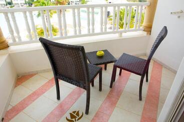 ホテル Golden Tulip Taj Sultan Resort