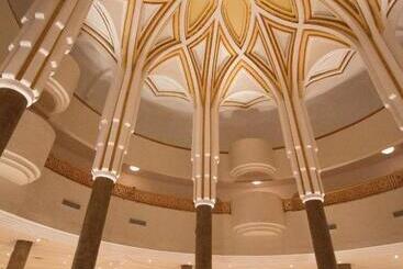 فندق Golden Tulip Taj Sultan Resort