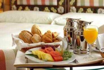 ホテル Golden Tulip Taj Sultan Resort
